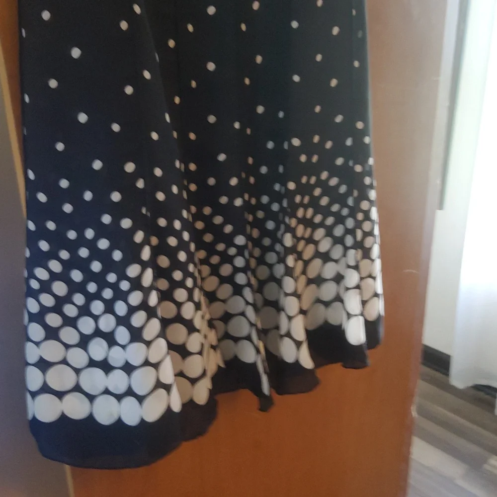 Classic Polka Dot Dress - Picture 3 of 11